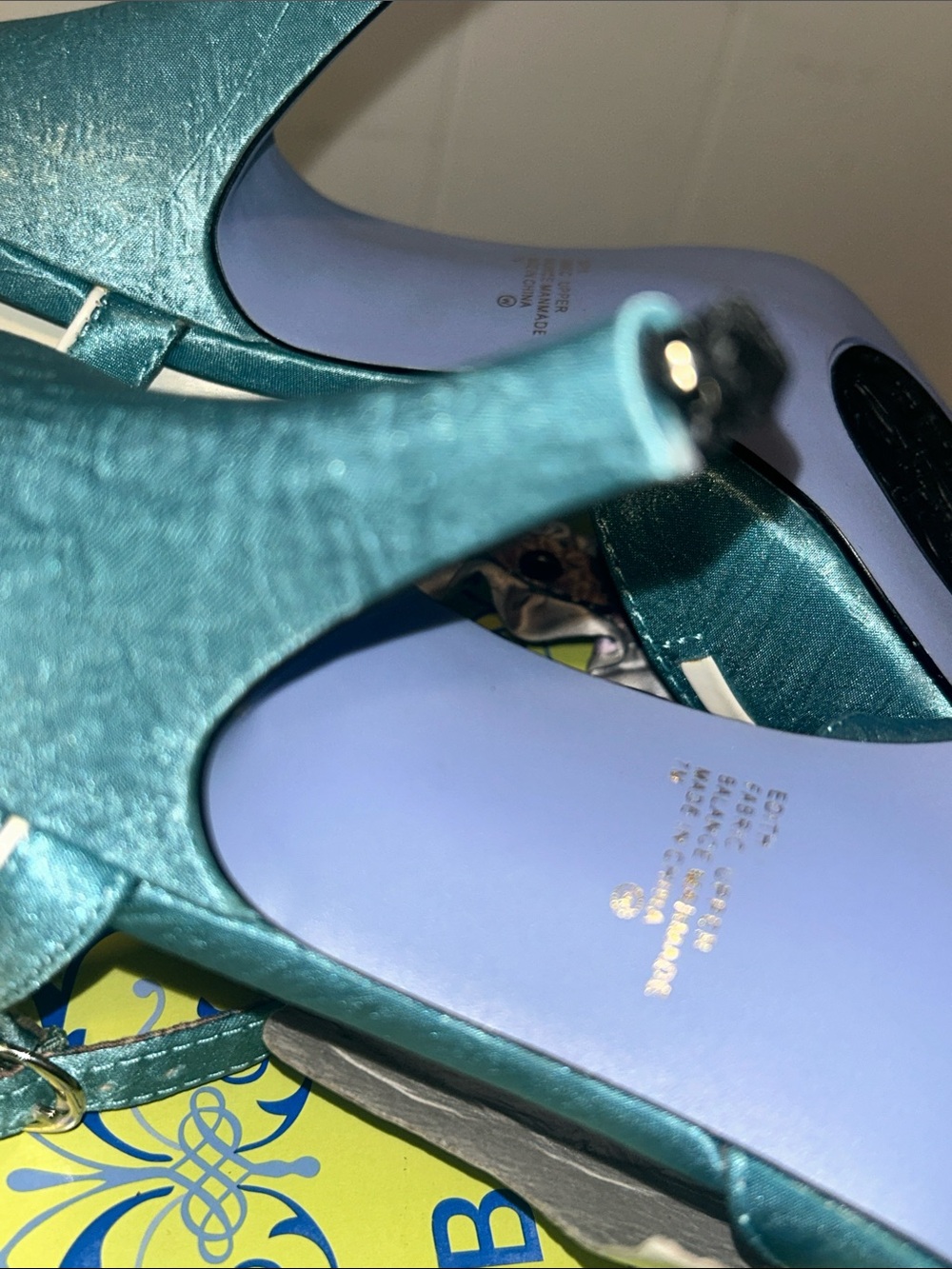 “REASONABLE OFFERS ONLY” Turquoise Satin T-Strap Peep-Toe Sandals Lavender Trim💜 - Picture 4 of 6
